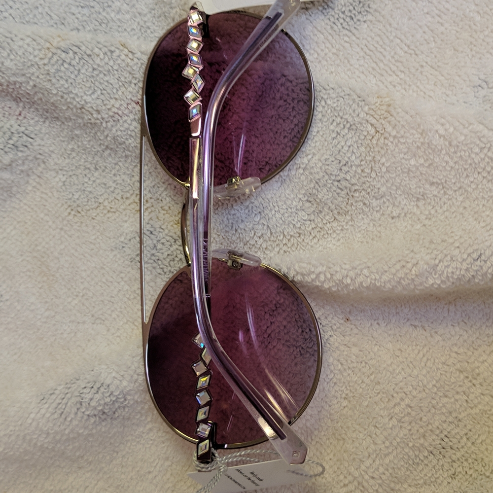 💥⭐✨🌻NWT Beautiful Authentic Swarovski Sunglasses